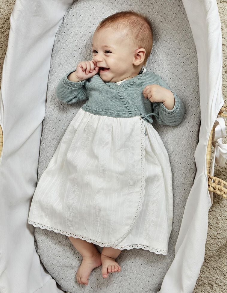 Saia com lã e detalhe de laço lateral branco