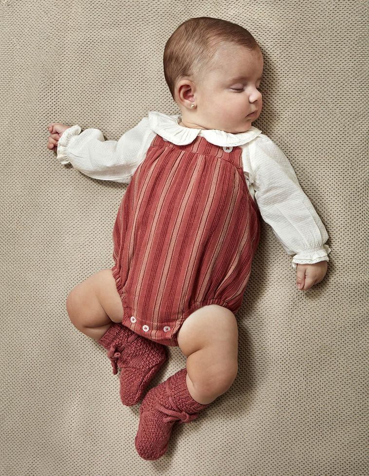 Macacão curto às riscas rosa