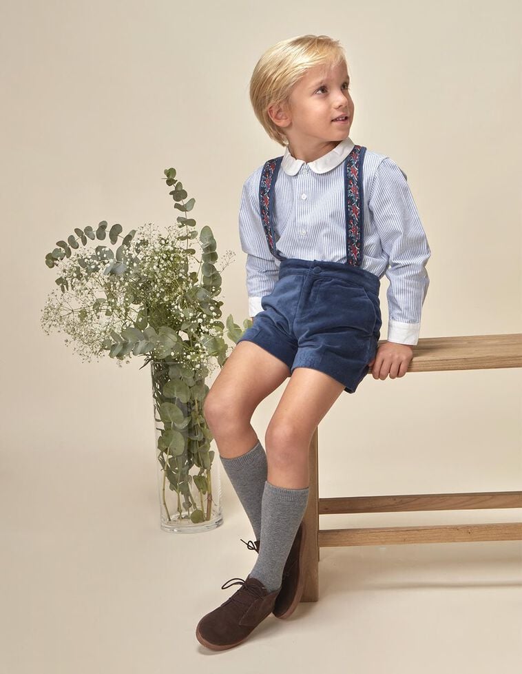 Camisa listrada azul com gola branca