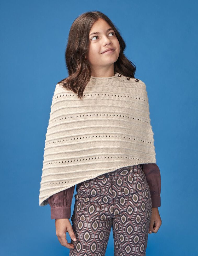 Poncho com franjas castanho claro