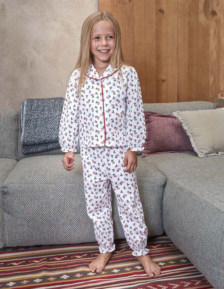 Pijama de Natal com detalhes em branco contrastante
