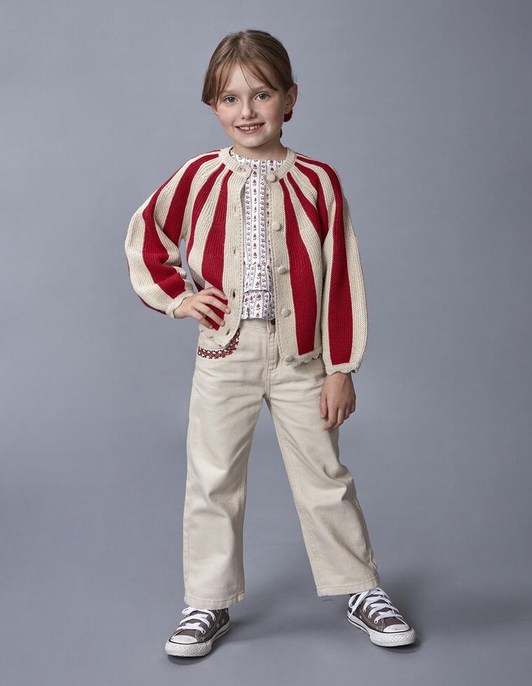 Calças retas com bordados em pedra