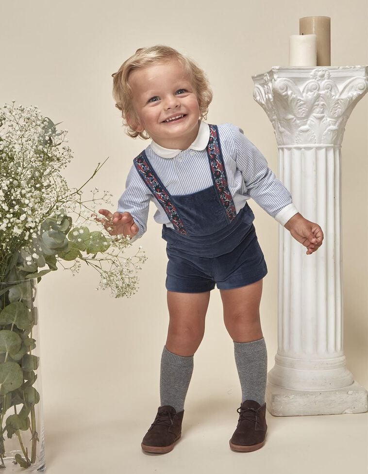 Camisa listrada azul com gola branca