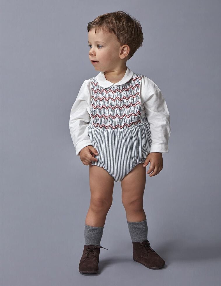 Macacão às riscas com smock azul claro